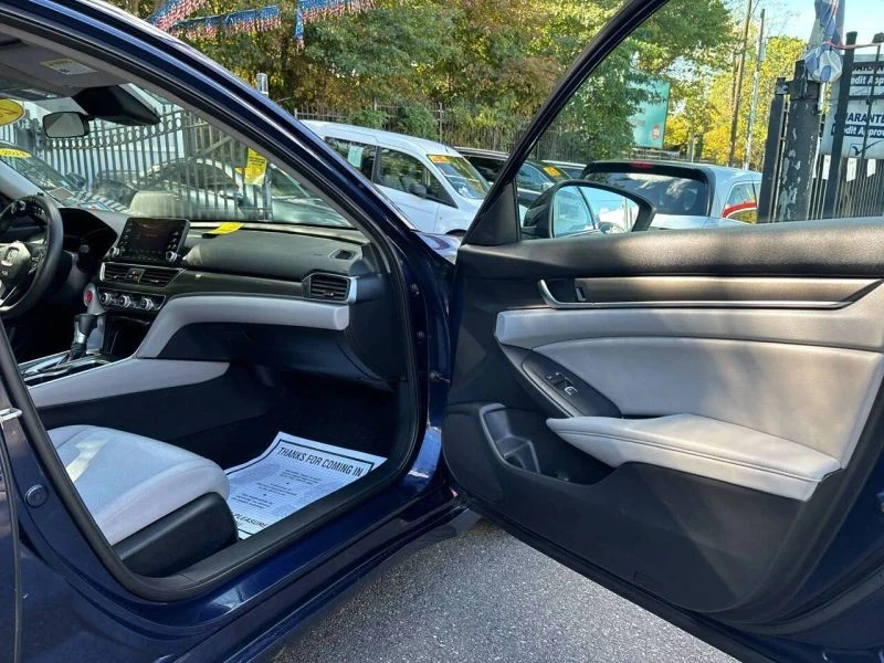 2018 Honda Accord 10th Gen - Image 7 of 12