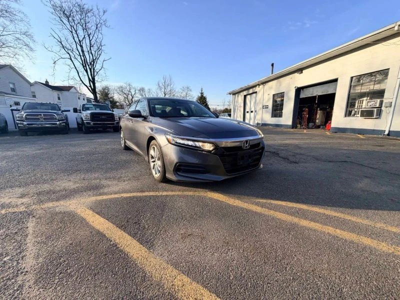 2018 Honda Accord 10th Gen - Image 9 of 12