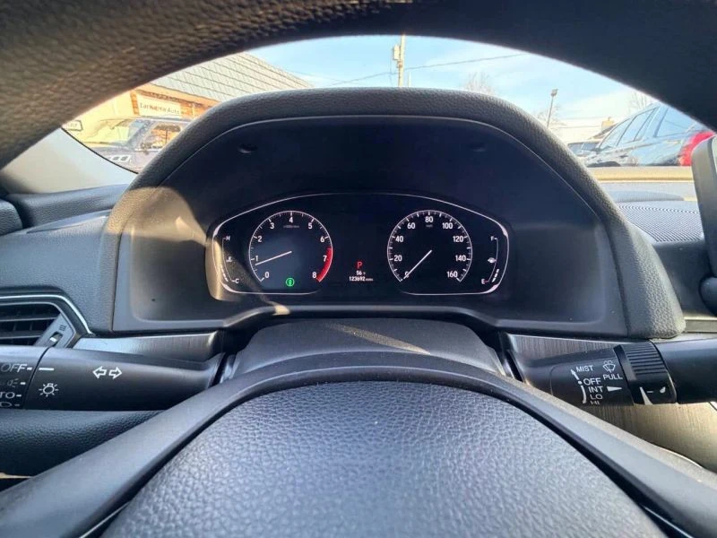 2018 Honda Accord 10th Gen - Image 5 of 12