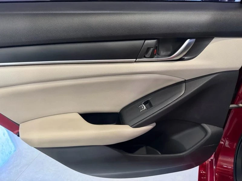 2018 Honda Accord 10th Gen - Image 9 of 12