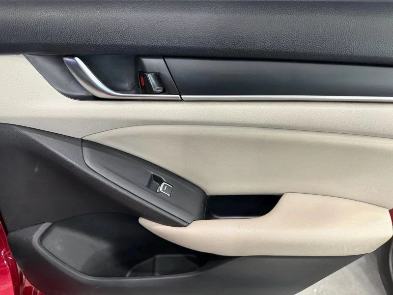 2018 Honda Accord 10th Gen - Image 11 of 12