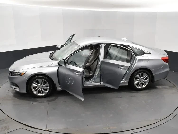 2018 Honda Accord 10th Gen - Image 7 of 12