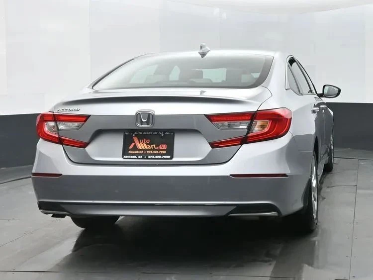 2018 Honda Accord 10th Gen - Image 8 of 12