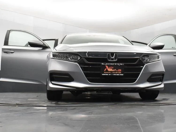 2018 Honda Accord 10th Gen - Image 11 of 12