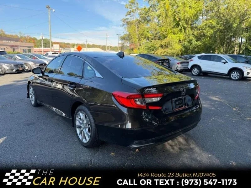 2018 Honda Accord 10th Gen - Image 9 of 12