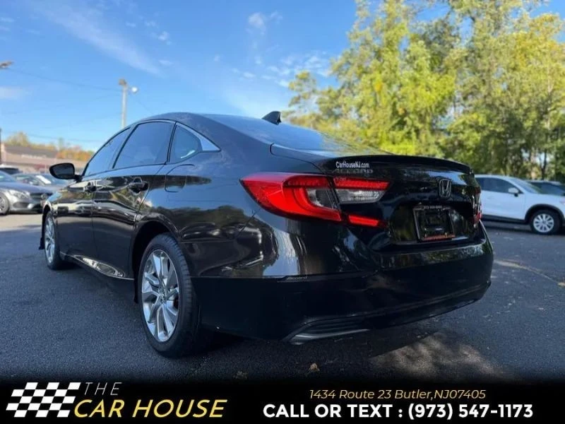 2018 Honda Accord 10th Gen - Image 10 of 12