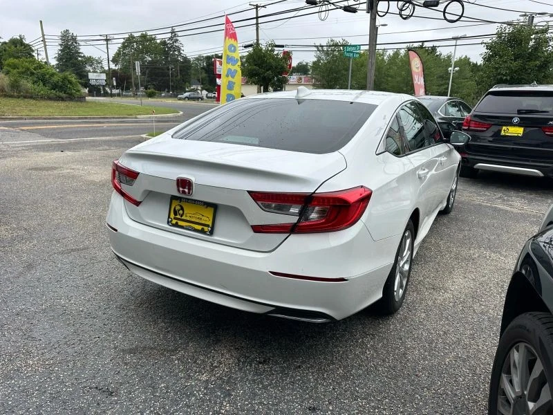 2018 Honda Accord 10th Gen - Image 8 of 12