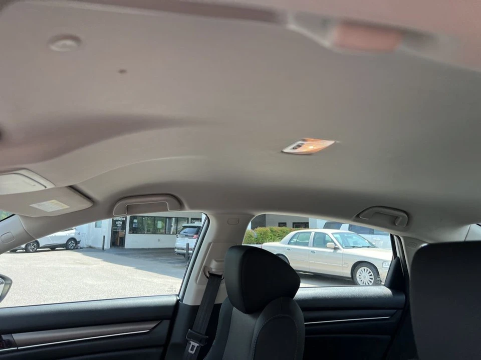 2018 Honda Accord 10th Gen - Image 11 of 12
