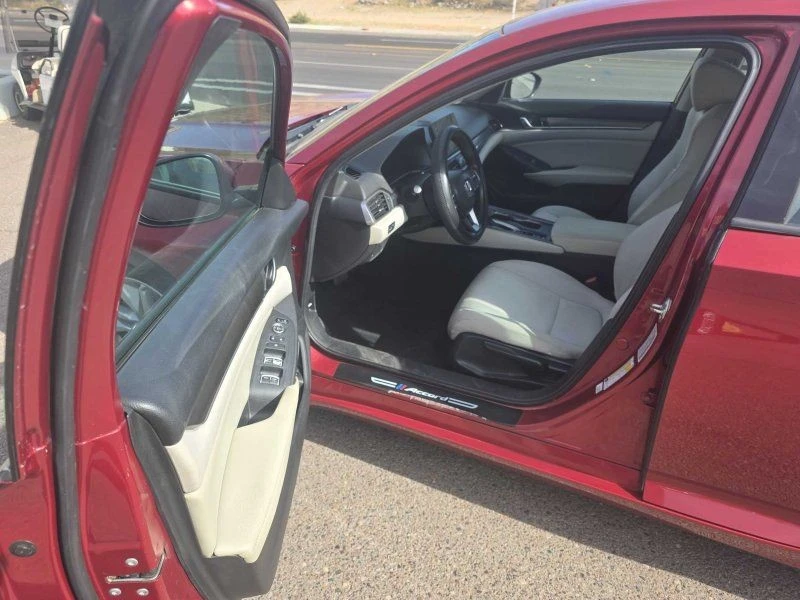 2018 Honda Accord 10th Gen - Image 9 of 19