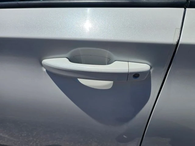 2018 Honda Accord 10th Gen - Image 12 of 21