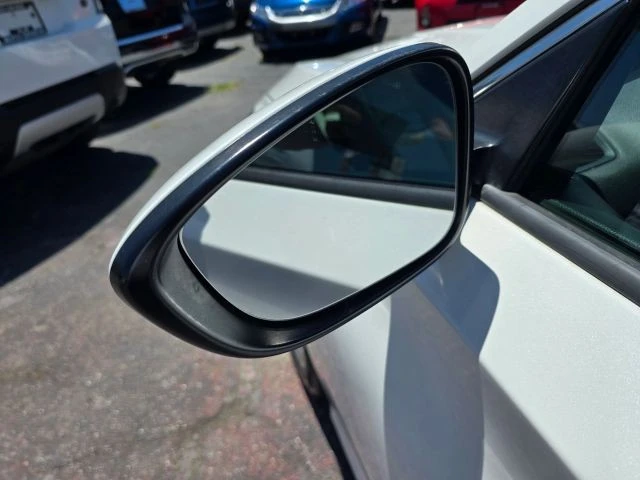 2018 Honda Accord 10th Gen - Image 11 of 21