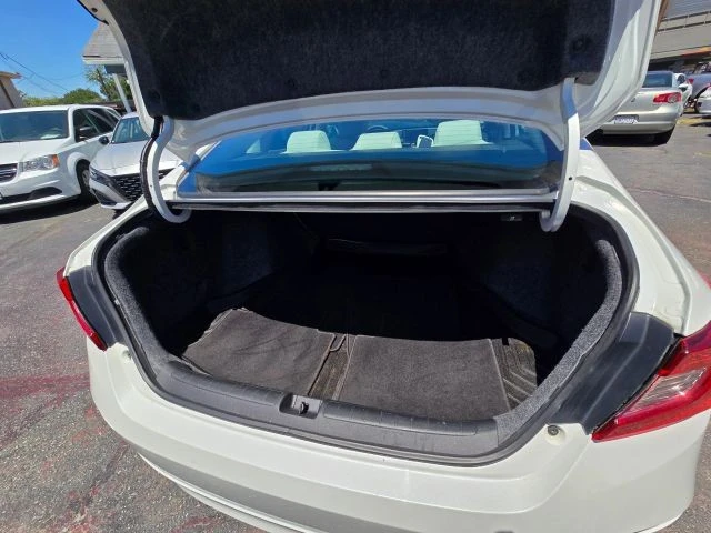 2018 Honda Accord 10th Gen - Image 19 of 21