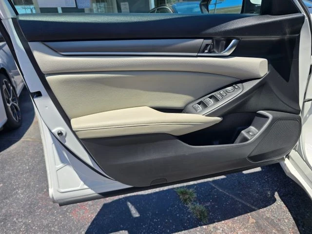 2018 Honda Accord 10th Gen - Image 13 of 21