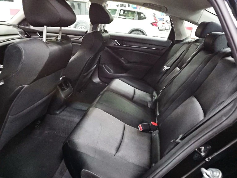 2018 Honda Accord 10th Gen - Image 13 of 19