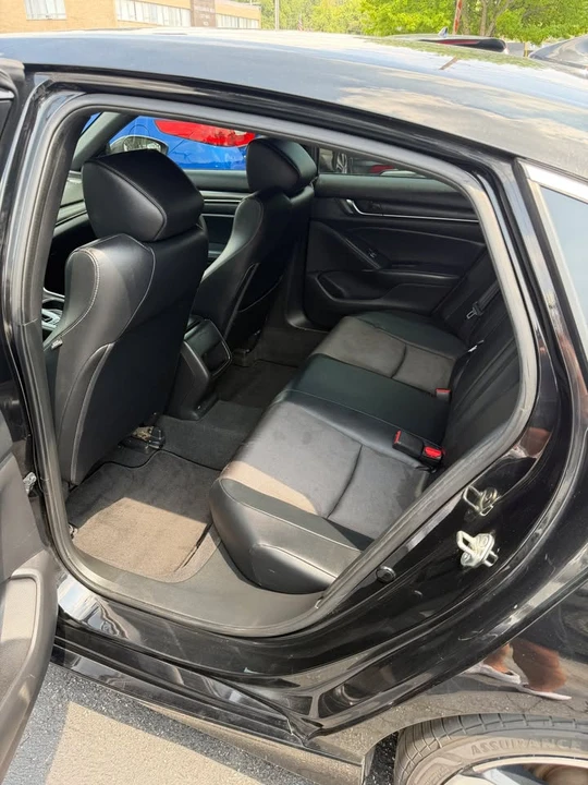 2018 Honda Accord 10th Gen - Image 9 of 13