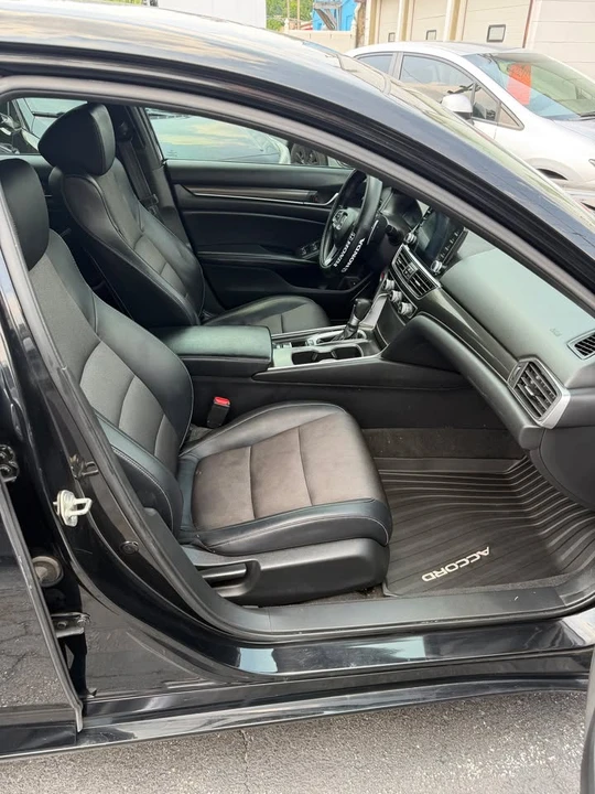 2018 Honda Accord 10th Gen - Image 11 of 13