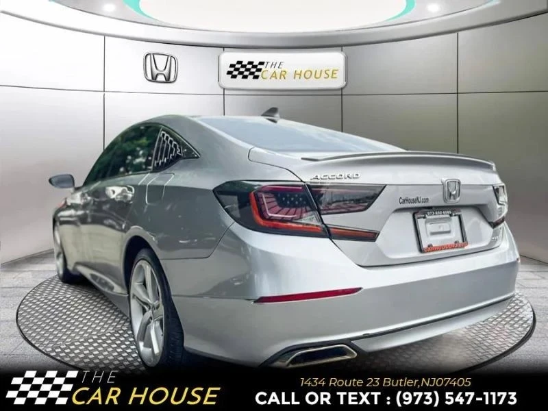 2018 Honda Accord 10th Gen - Image 9 of 12