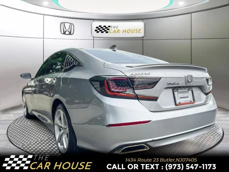 2018 Honda Accord 10th Gen - Image 9 of 12