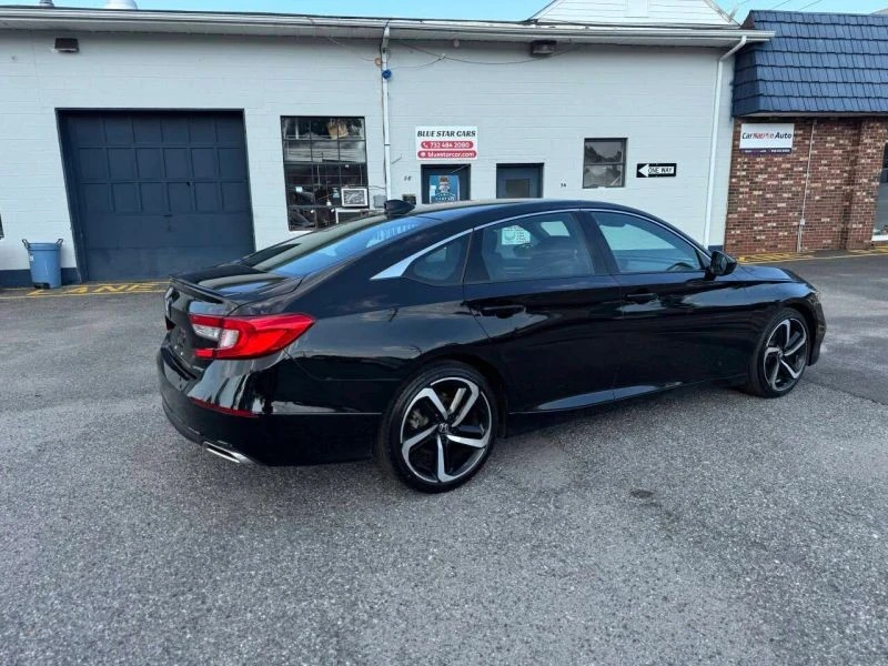 2018 Honda Accord 10th Gen - Image 9 of 12