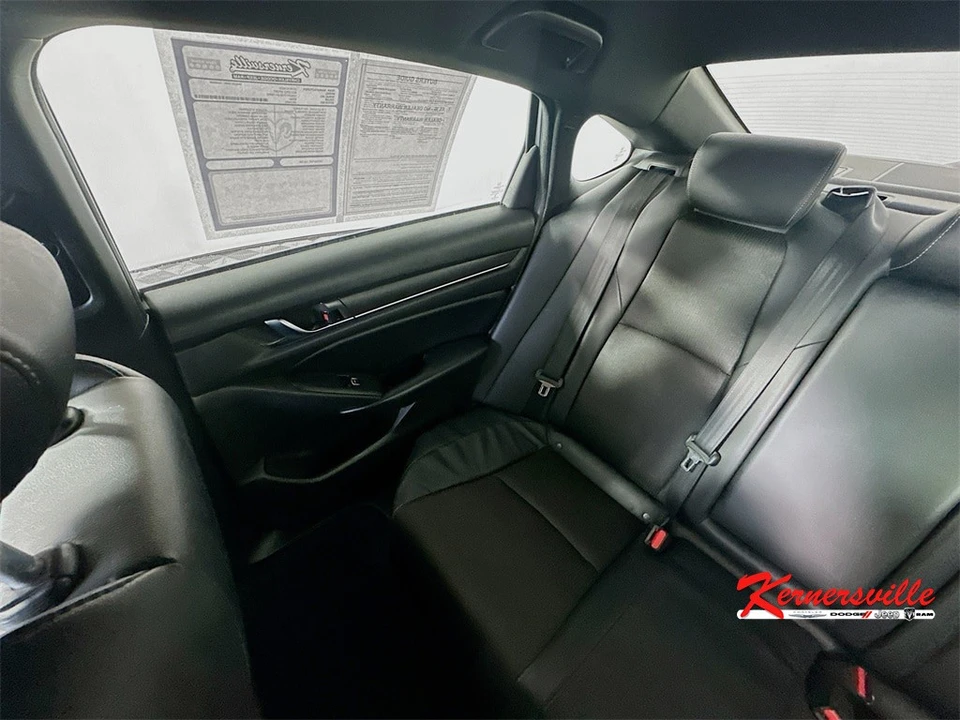 2018 Honda Accord 10th Gen - Image 12 of 21