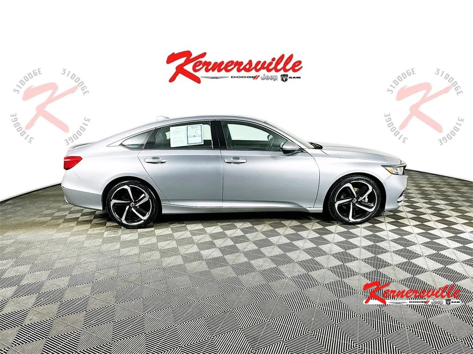 2018 Honda Accord 10th Gen - Image 8 of 21