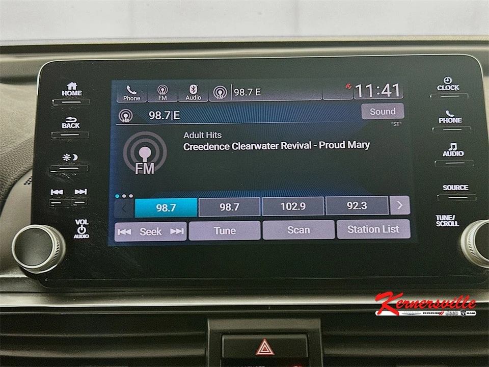 2018 Honda Accord 10th Gen - Image 17 of 21