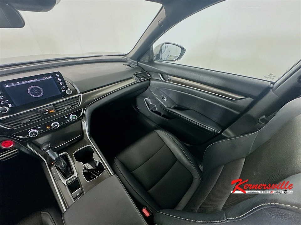 2018 Honda Accord 10th Gen - Image 11 of 21