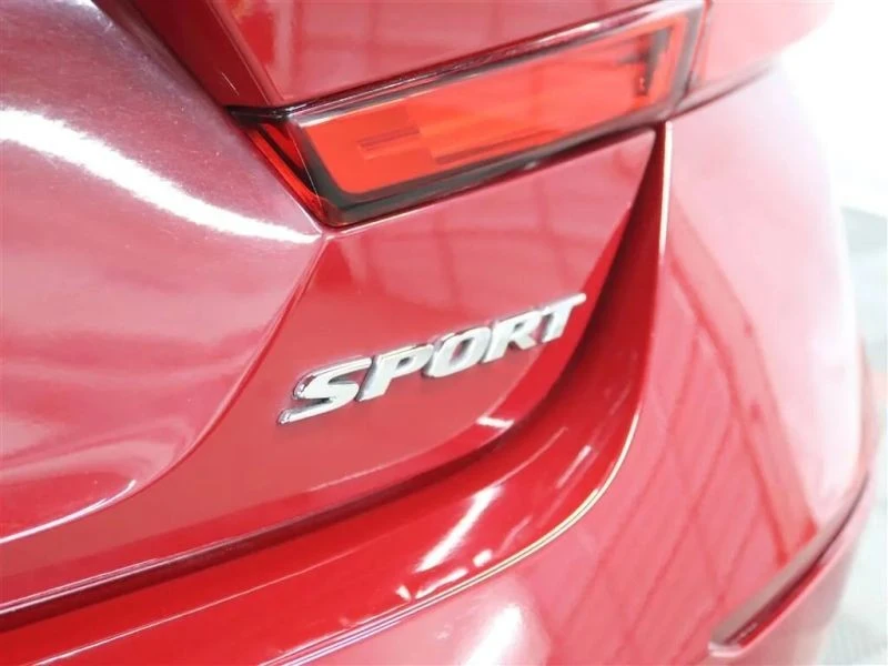 2018 Honda Accord 10th Gen - Image 8 of 12