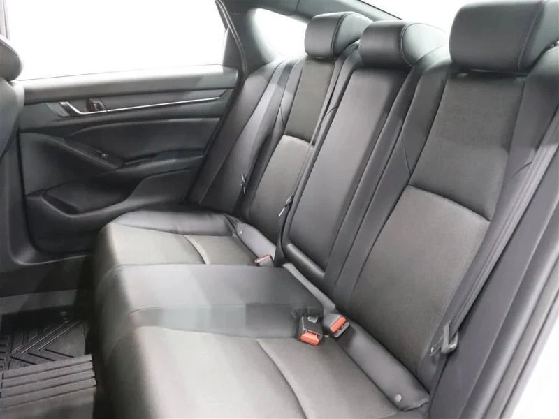 2018 Honda Accord 10th Gen - Image 10 of 12
