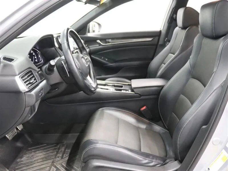 2018 Honda Accord 10th Gen - Image 9 of 12