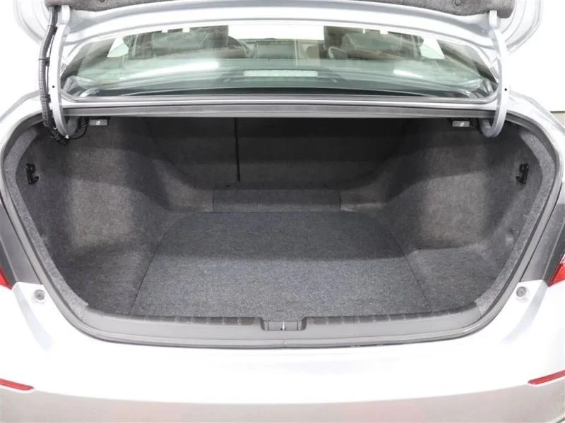 2018 Honda Accord 10th Gen - Image 6 of 12