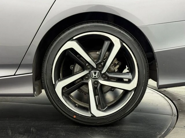 2018 Honda Accord 10th Gen - Image 12 of 21