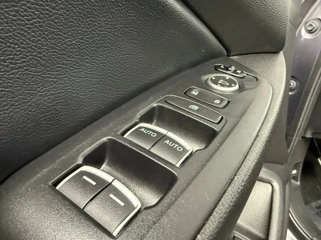 2018 Honda Accord 10th Gen - Image 14 of 21