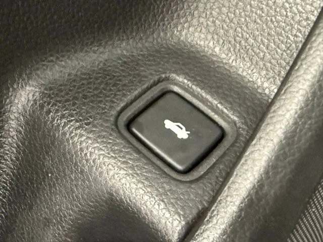 2018 Honda Accord 10th Gen - Image 15 of 21