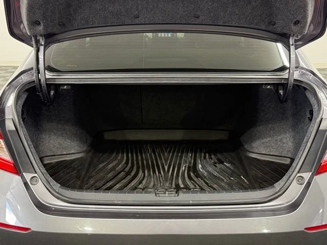 2018 Honda Accord 10th Gen - Image 11 of 21