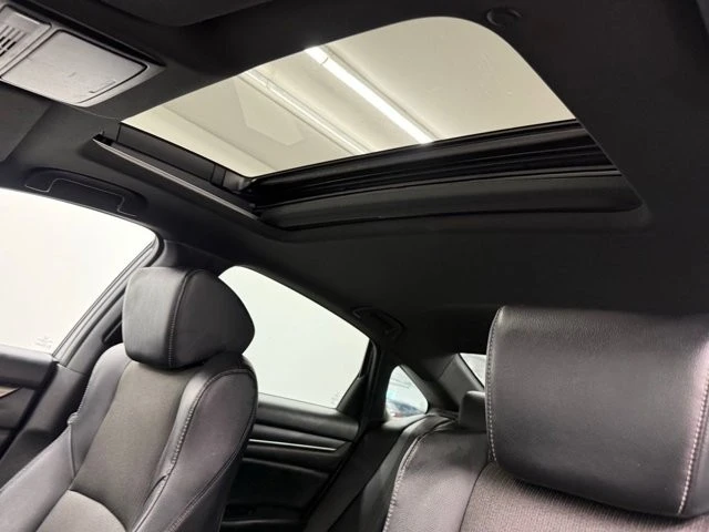 2018 Honda Accord 10th Gen - Image 20 of 21