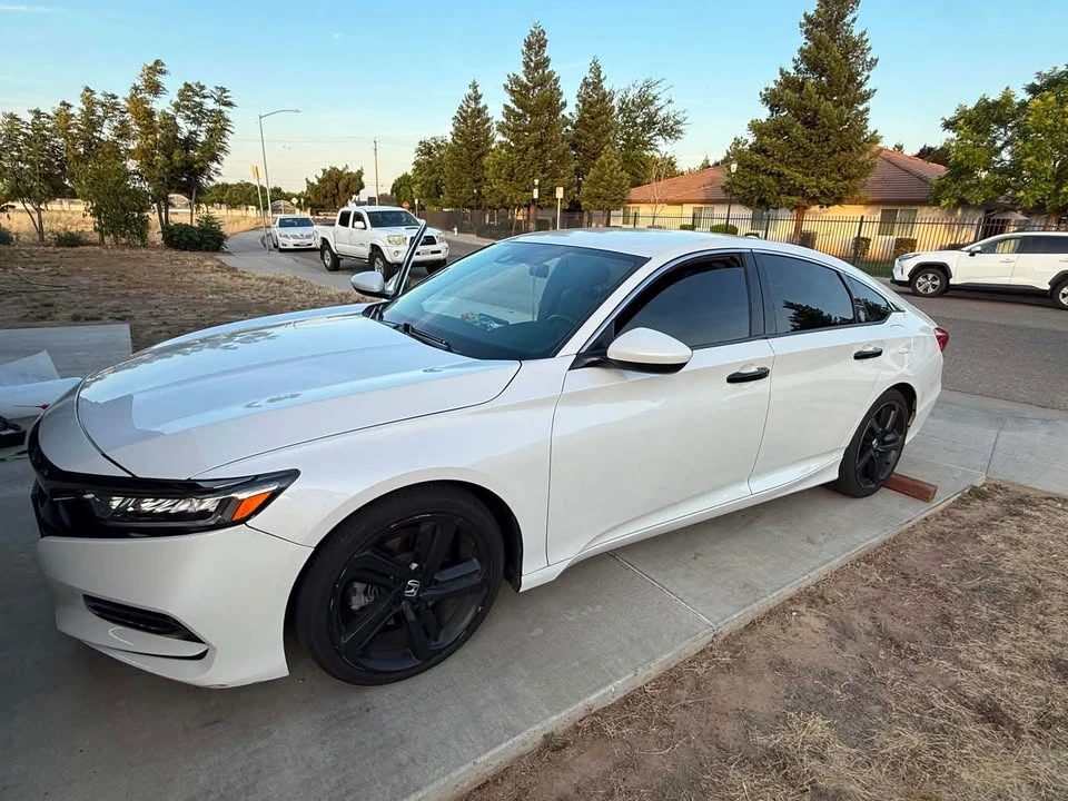 2018 Honda Accord 10th Gen - Image 2 of 10