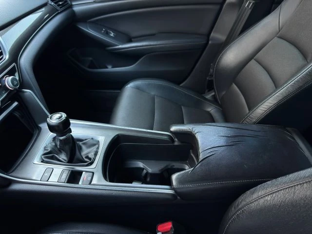 2018 Honda Accord 10th Gen - Image 18 of 21