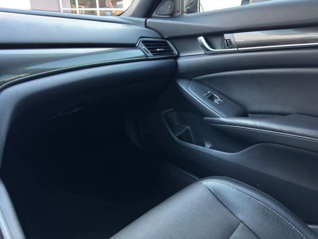 2018 Honda Accord 10th Gen - Image 20 of 21