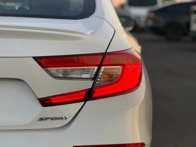 2018 Honda Accord 10th Gen - Image 9 of 21