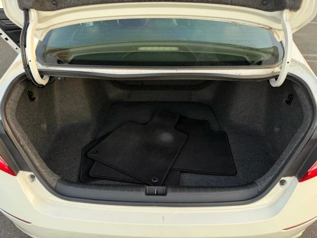 2018 Honda Accord 10th Gen - Image 10 of 21