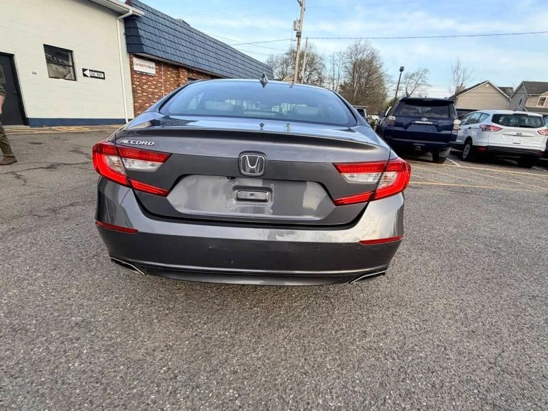2018 Honda Accord 10th Gen - Image 10 of 12