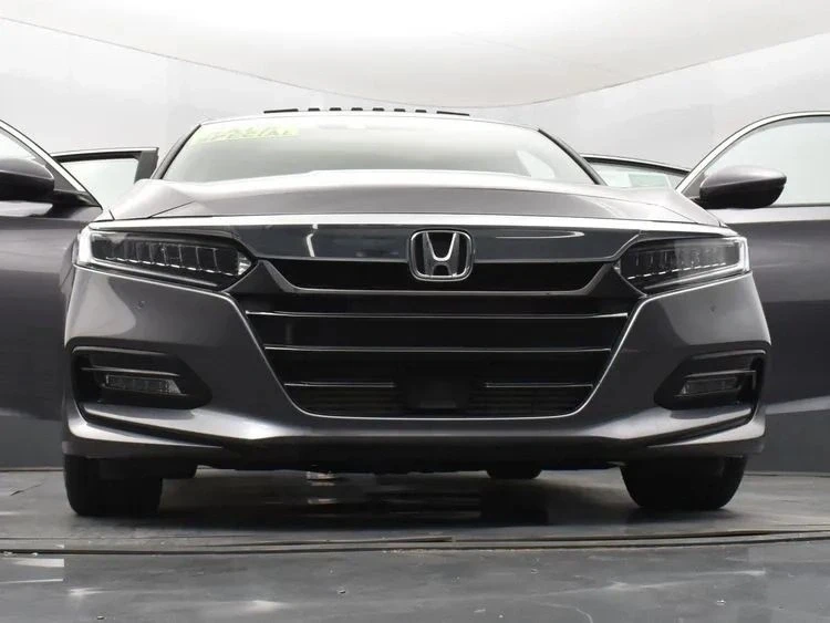 2018 Honda Accord 10th Gen - Image 11 of 12