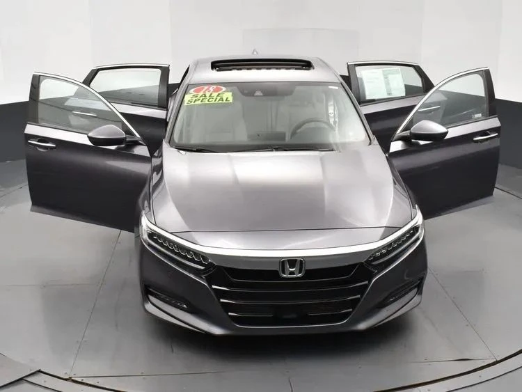 2018 Honda Accord 10th Gen - Image 10 of 12