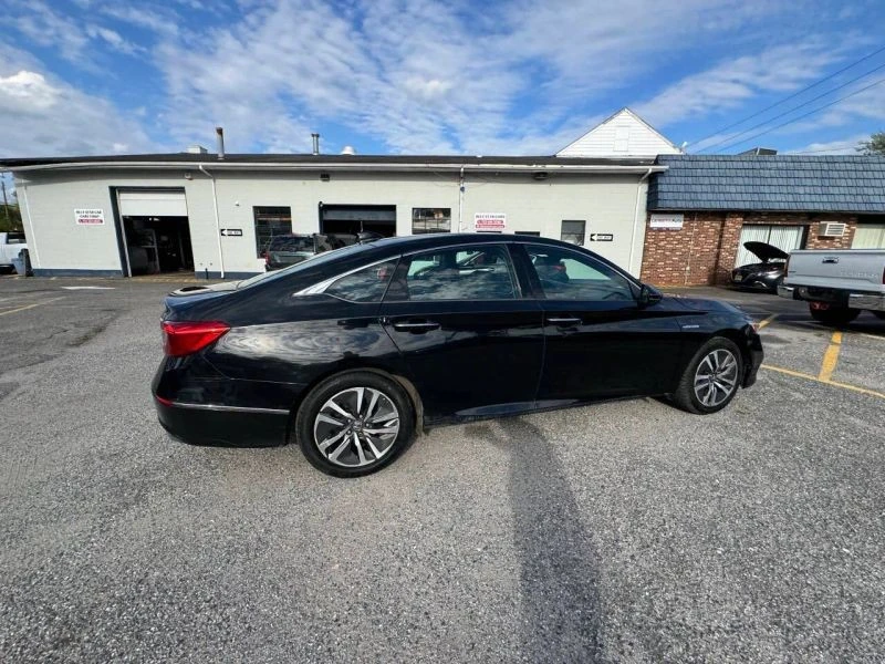 2018 Honda Accord 10th Gen - Image 10 of 12