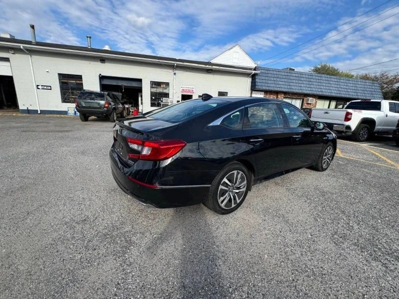 2018 Honda Accord 10th Gen - Image 11 of 12