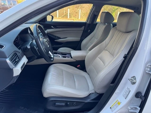 2018 Honda Accord 10th Gen - Image 11 of 21