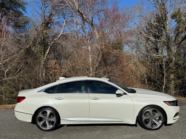 2018 Honda Accord 10th Gen - Image 5 of 21