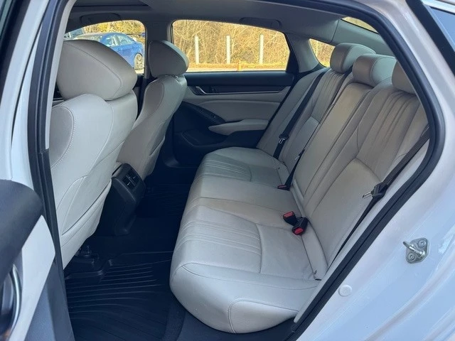 2018 Honda Accord 10th Gen - Image 14 of 21