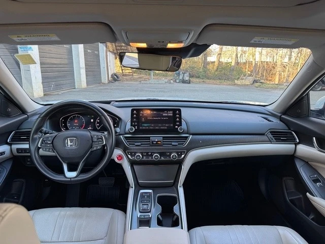 2018 Honda Accord 10th Gen - Image 10 of 21